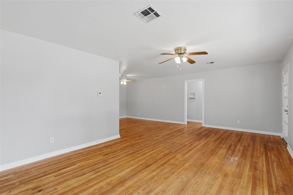 1207 Huntington Way Property Photo 7