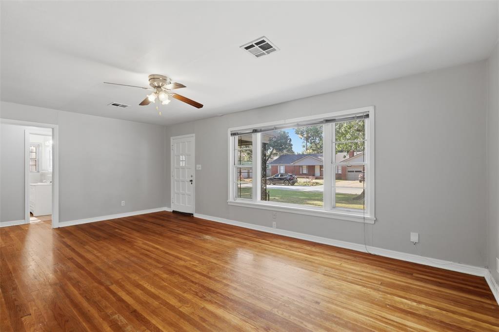 1207 Huntington Way Property Photo 8