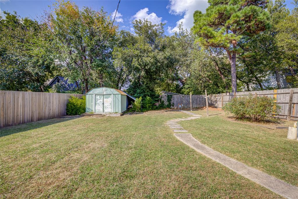 913 E Comanche Street Property Photo 11