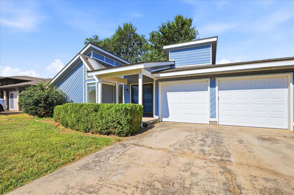 8925 N Eagle Lane Property Photo 3