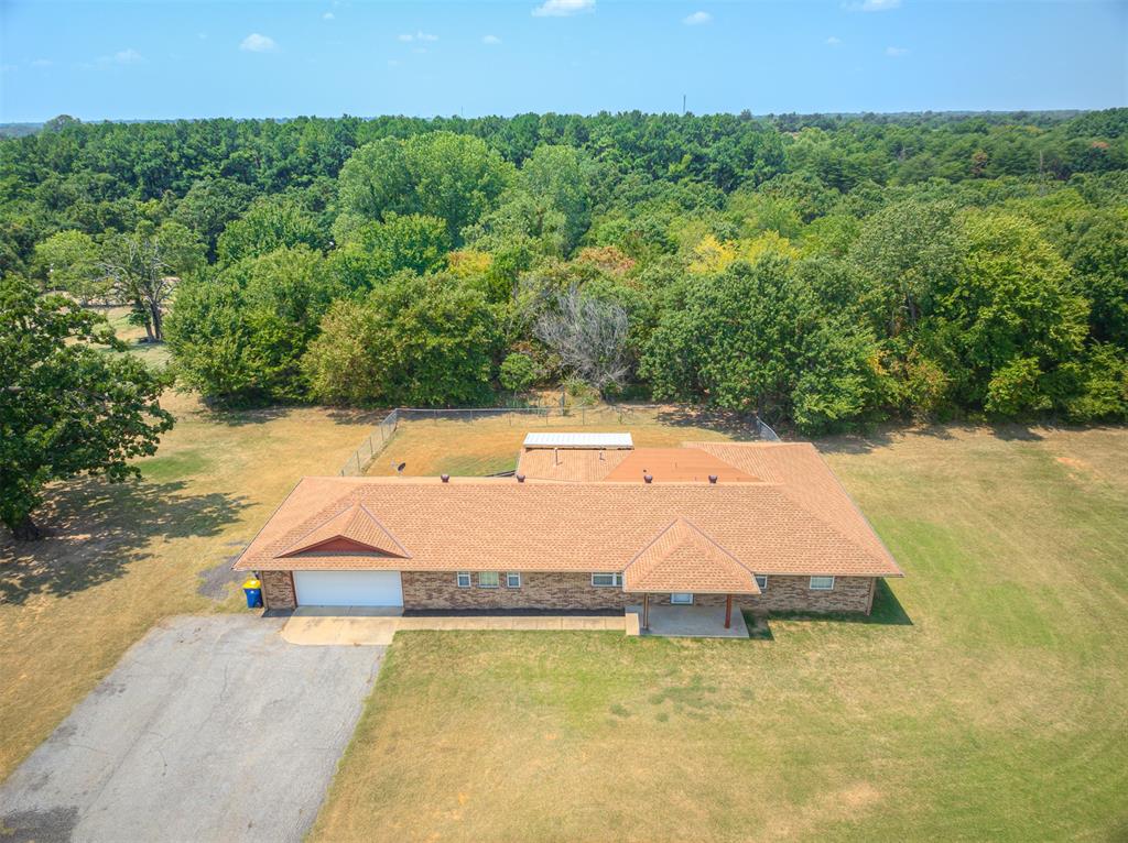 2905 N Henney Road Property Photo 1