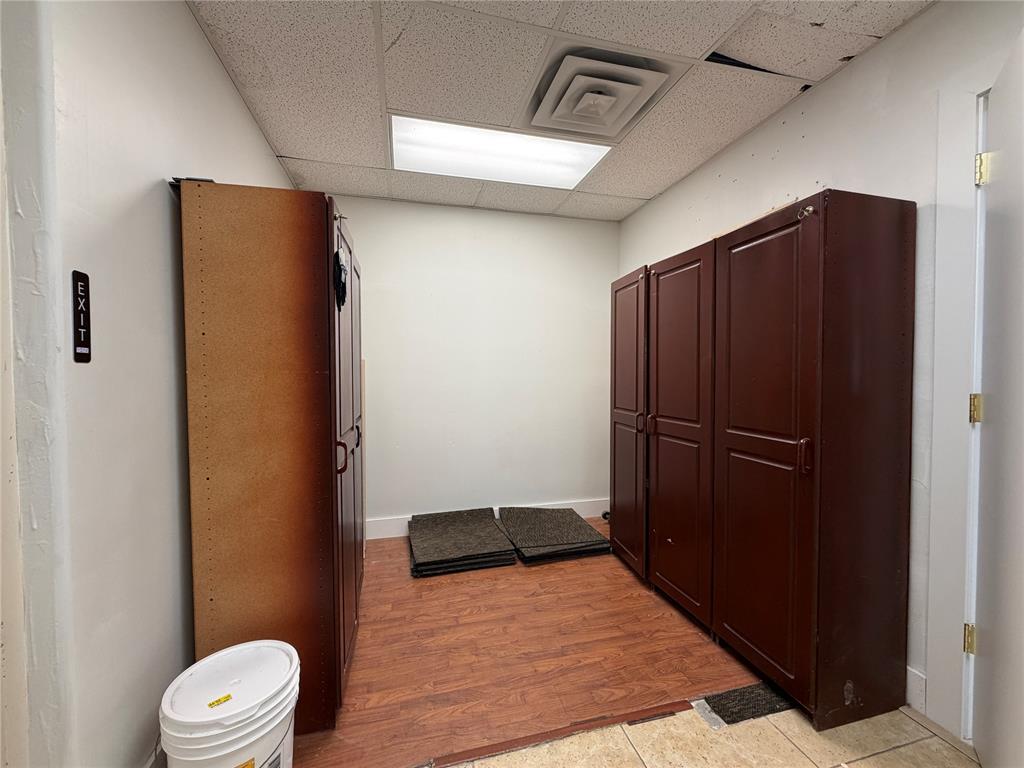11704 S Western Avenue Property Photo 33