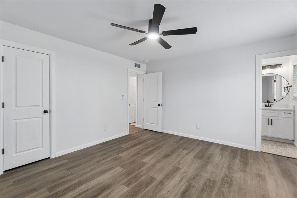 208 N English Drive Property Photo 8