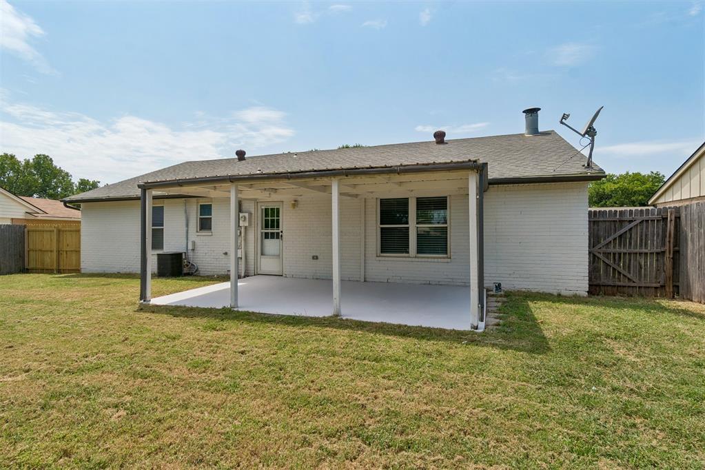 208 N English Drive Property Photo 13