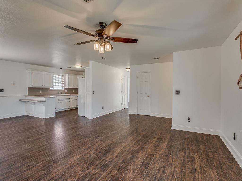 1242385 Property Photo 3