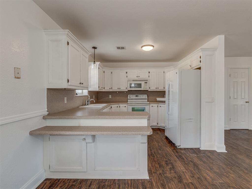 1242385 Property Photo 5