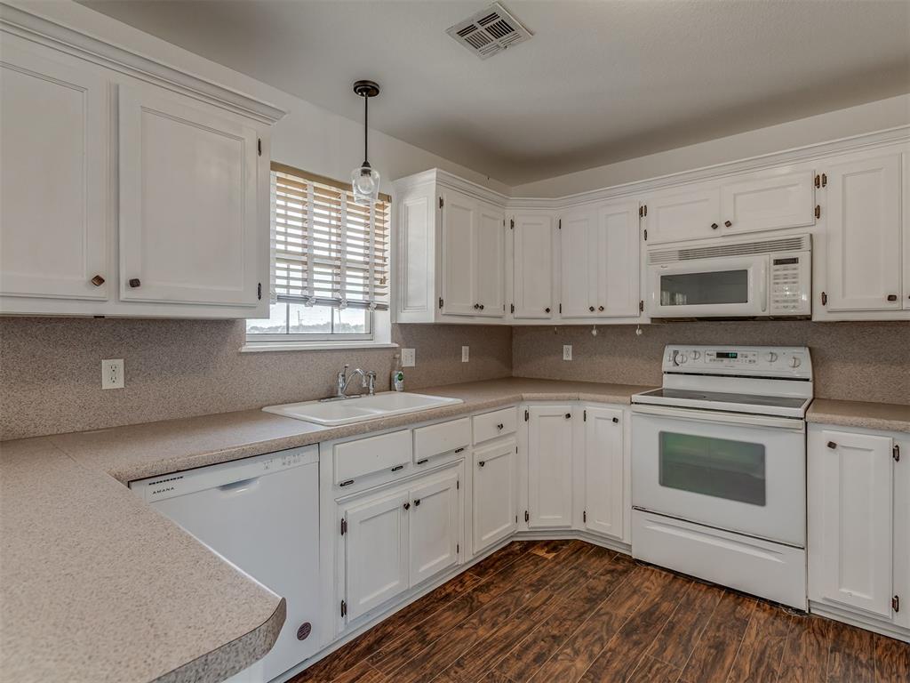 1242385 Property Photo 6