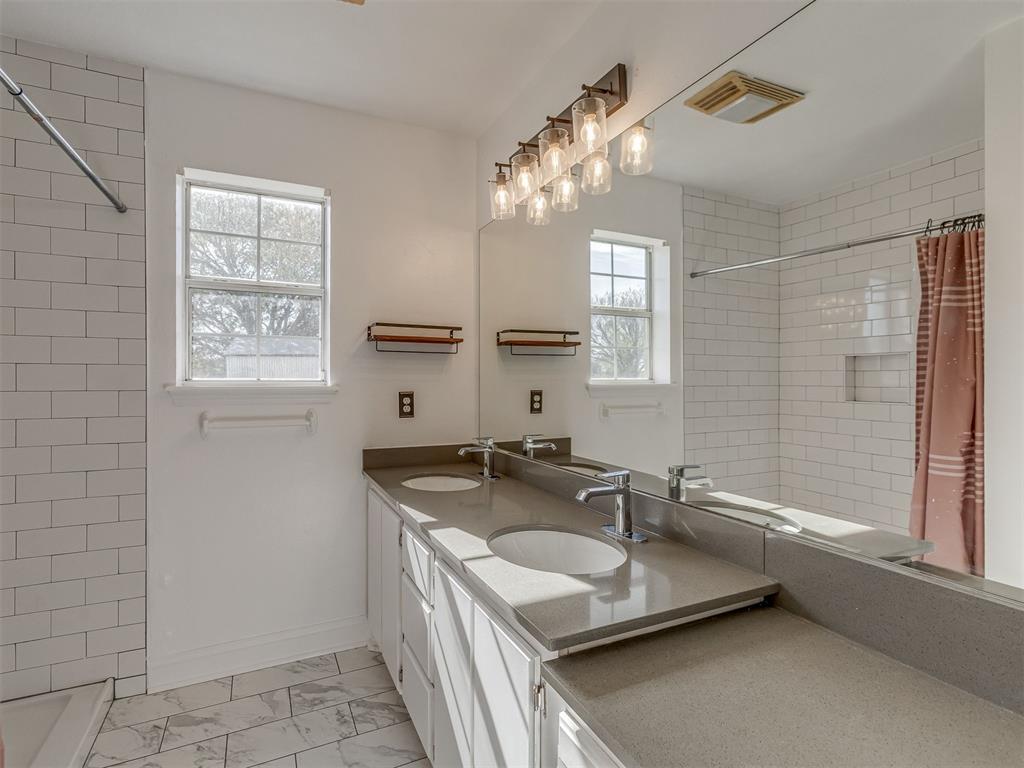 1242385 Property Photo 12