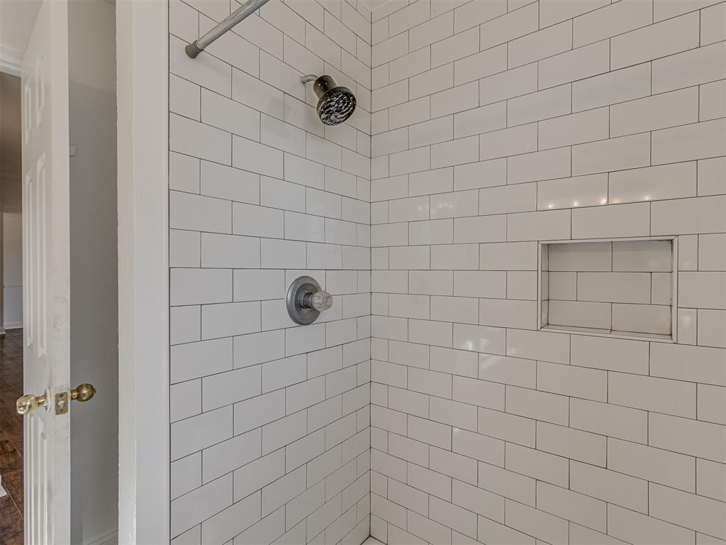 1242385 Property Photo 13