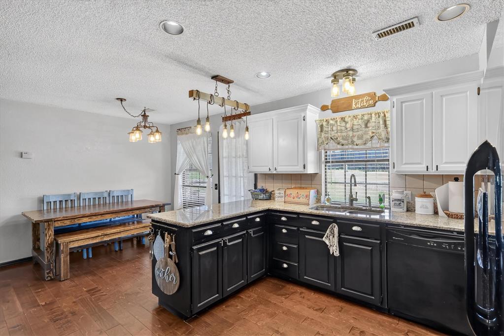 13417 Briar Hollow Drive Property Photo 4