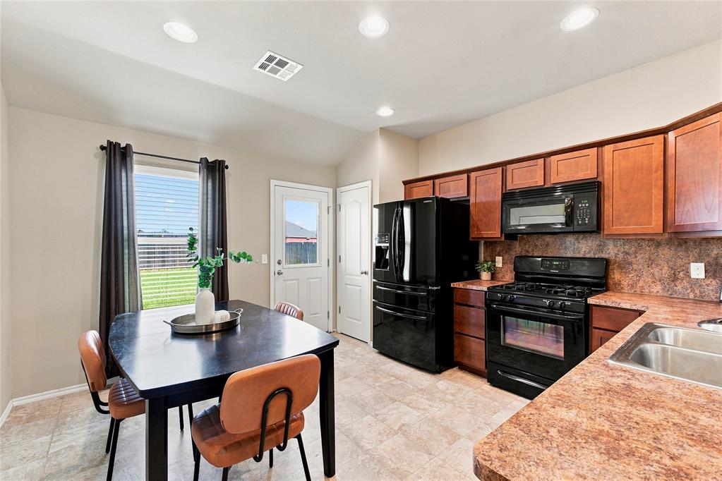 4904 Hunter Boulevard Property Photo 8