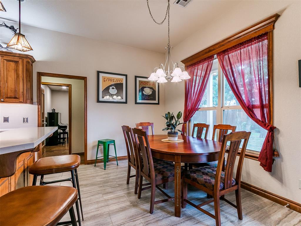 2116 Bates Way Property Photo 6