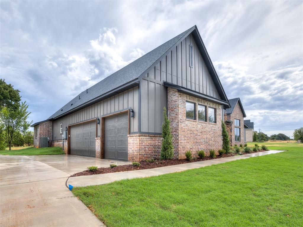 14117 North Ridge Drive Property Photo 2