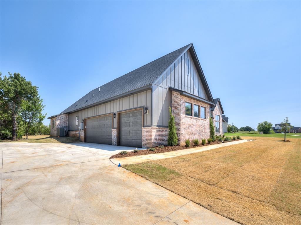 14117 North Ridge Drive Property Photo 3