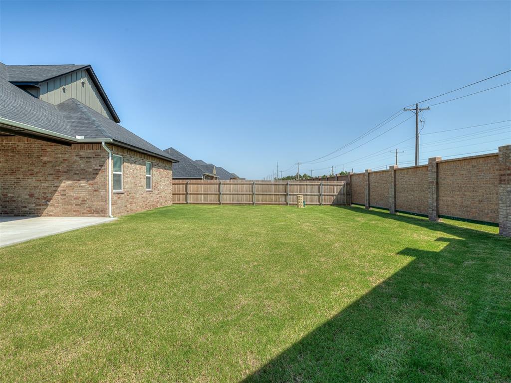16028 Catalonia Place Property Photo 34