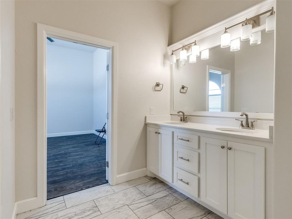 10917 Oaksplinter Lane Property Photo 14