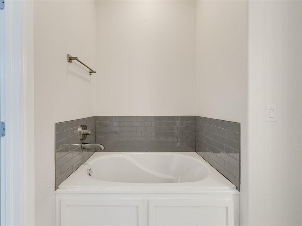 10917 Oaksplinter Lane Property Photo 22