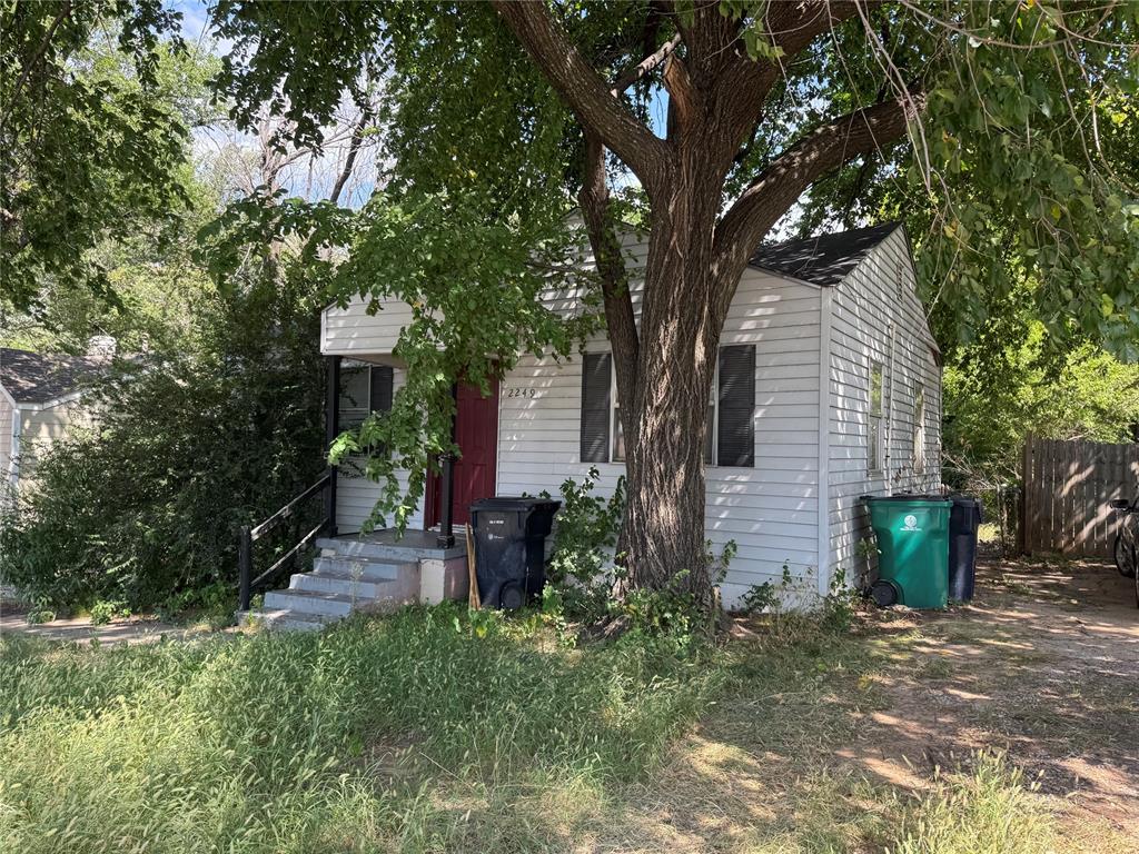 2249 Nw 41st Street Property Photo 3