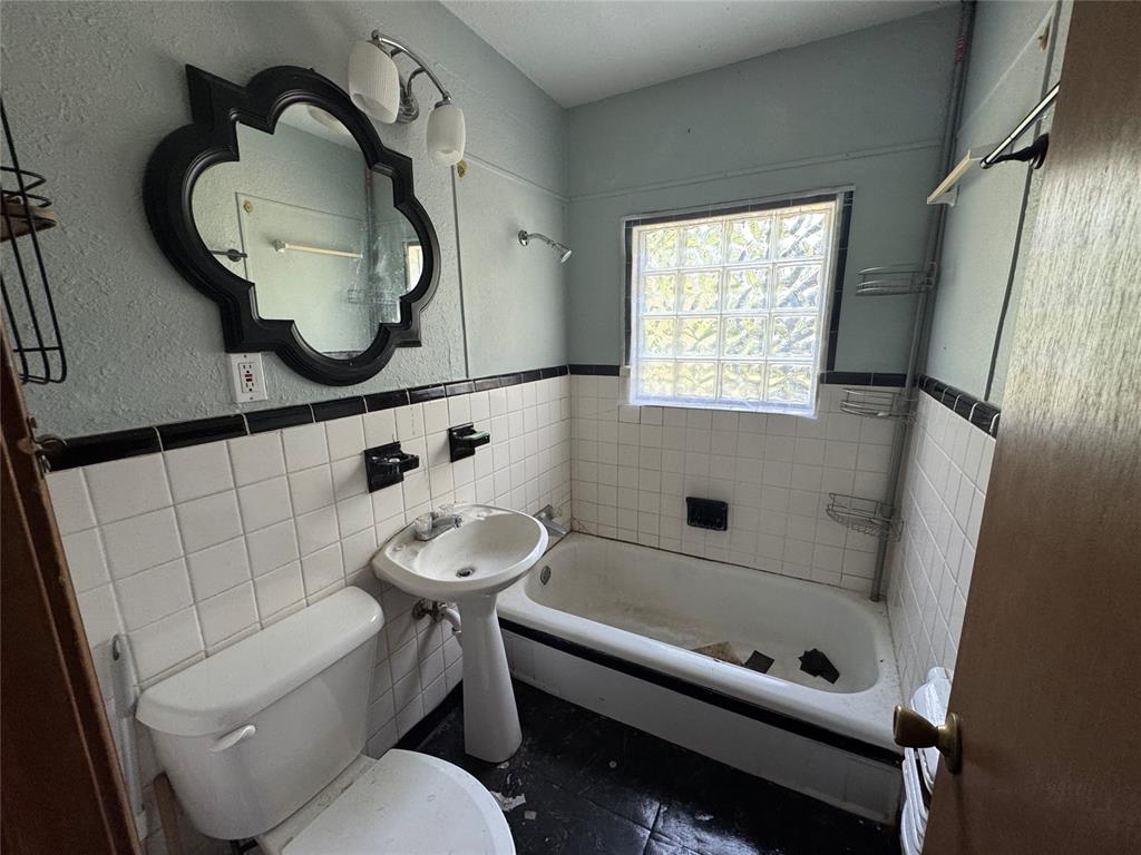 2249 Nw 41st Street Property Photo 8