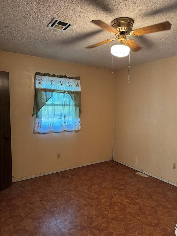 3705 Meadowbrook Drive Property Photo 4