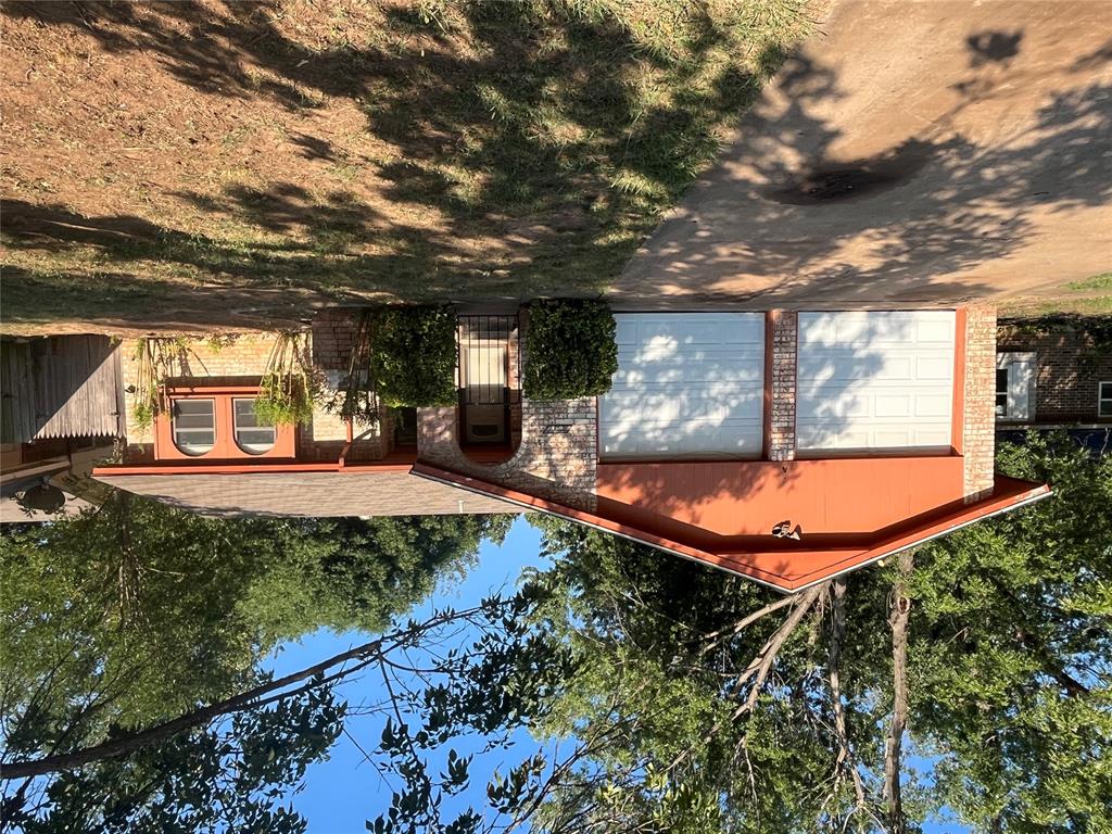 736 Red Oak Terrace Property Photo 1