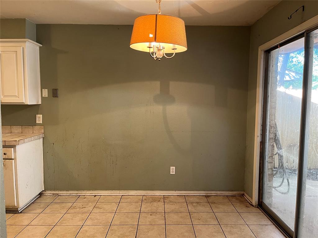 736 Red Oak Terrace Property Photo 5