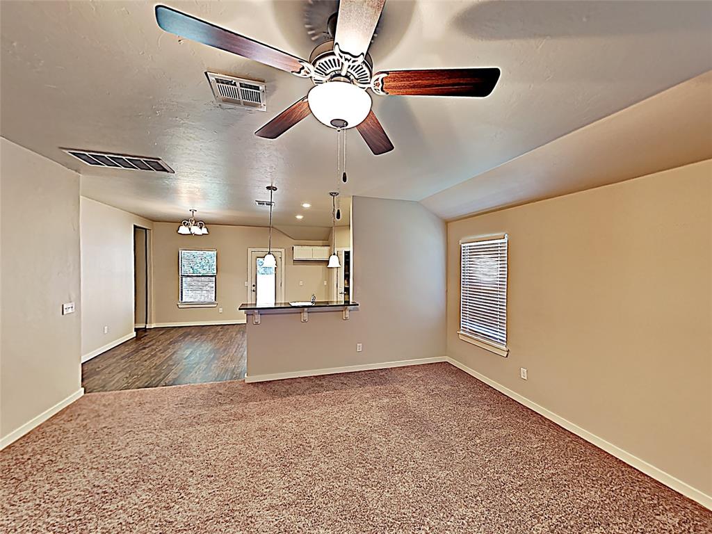 1045 Creekside Drive Property Photo 3