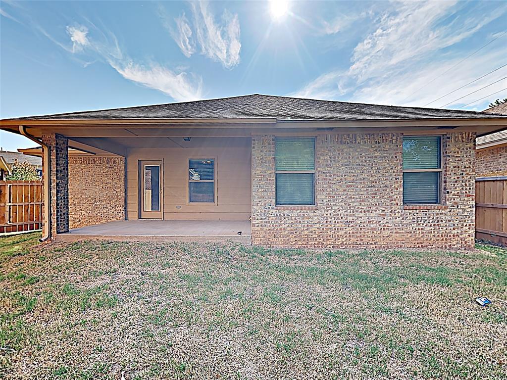 1045 Creekside Drive Property Photo 11