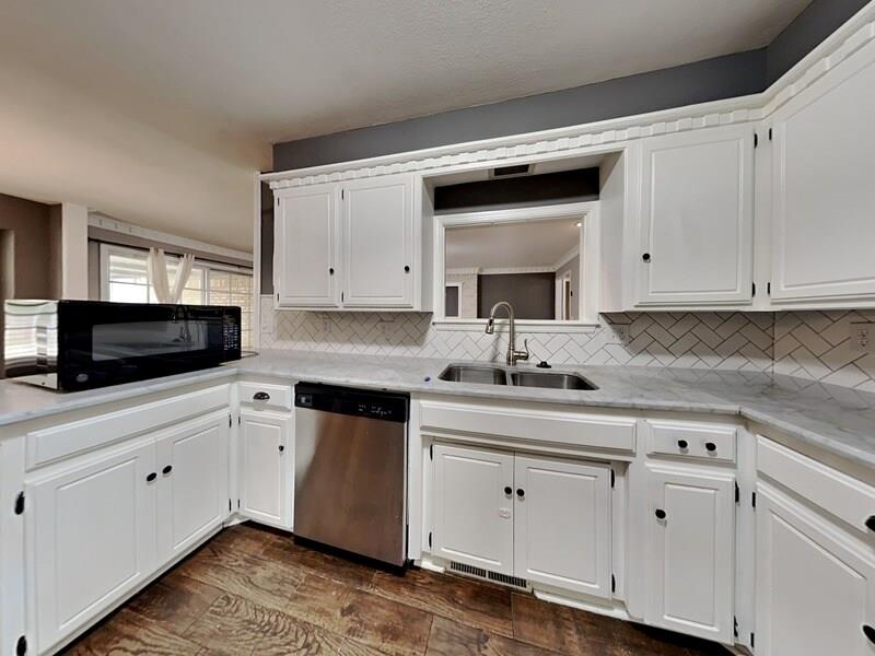 6424 N College Avenue Property Photo 2