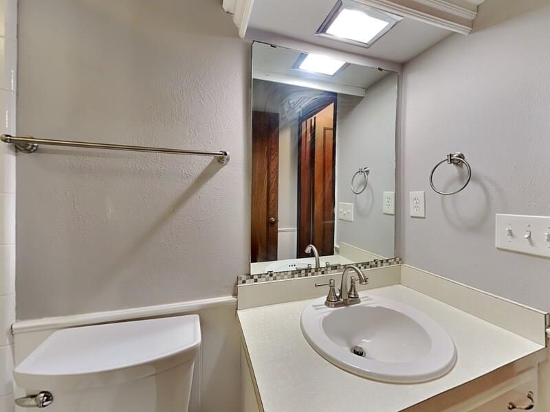 6424 N College Avenue Property Photo 9