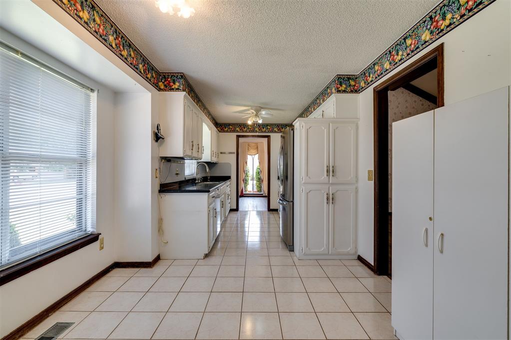 2615 Nw 115th Place Property Photo 5