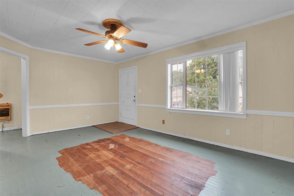 108 Central Drive Property Photo 3