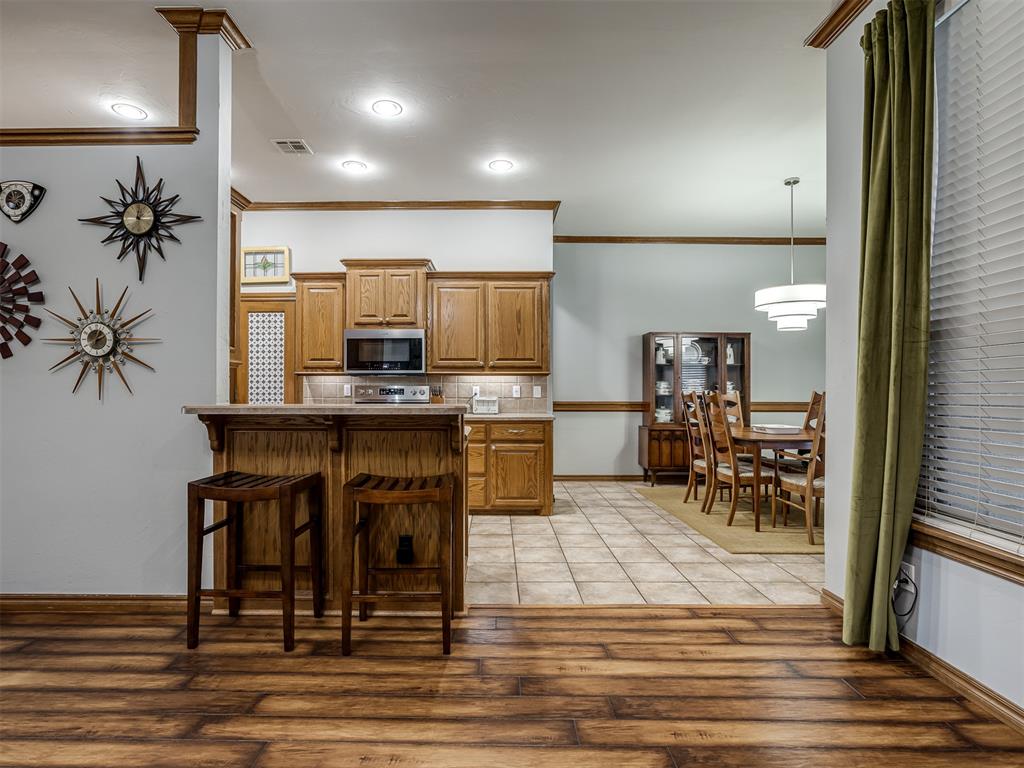 912 Regal Road Property Photo 11