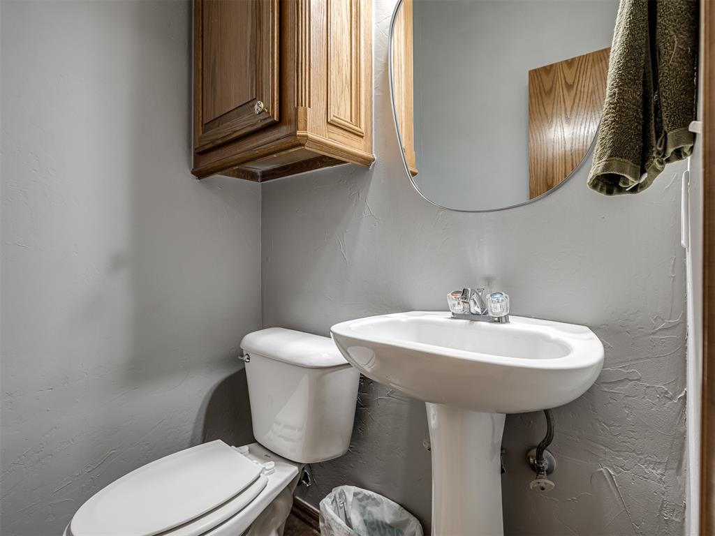 912 Regal Road Property Photo 38