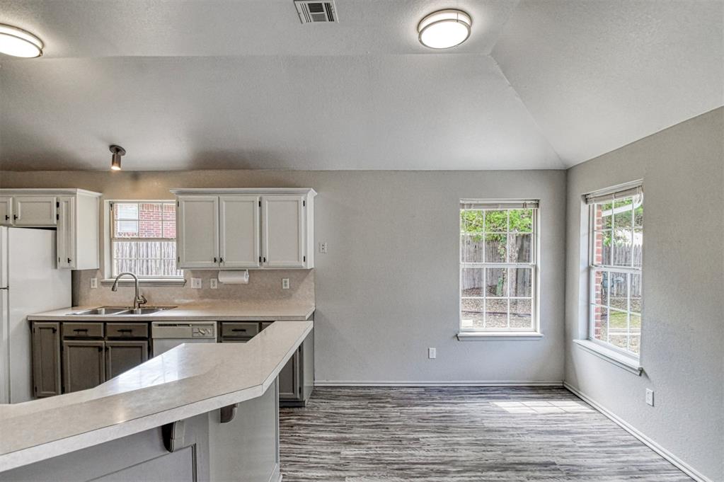 1200 Teakwood Drive Property Photo 8