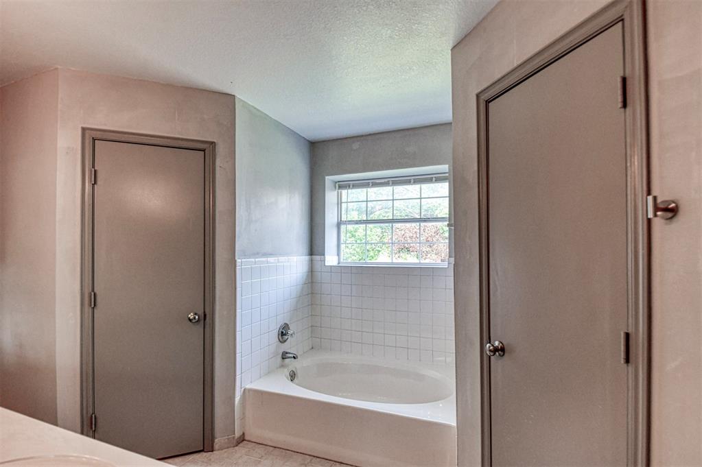 1200 Teakwood Drive Property Photo 20