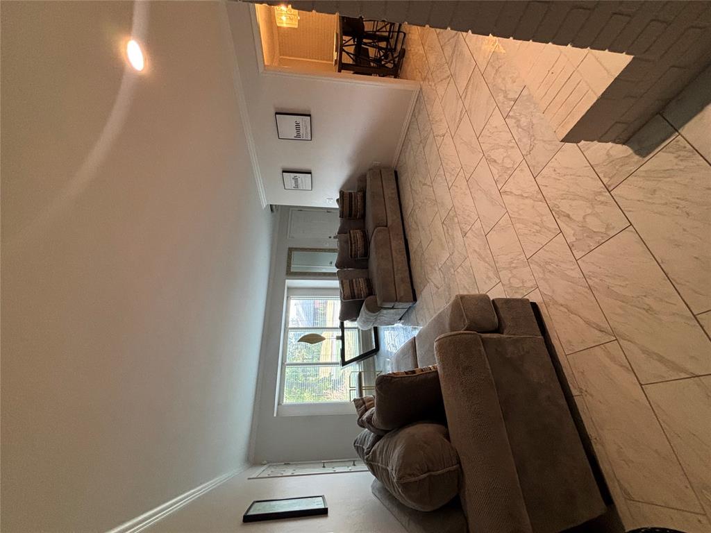 1242476 Property Photo 1