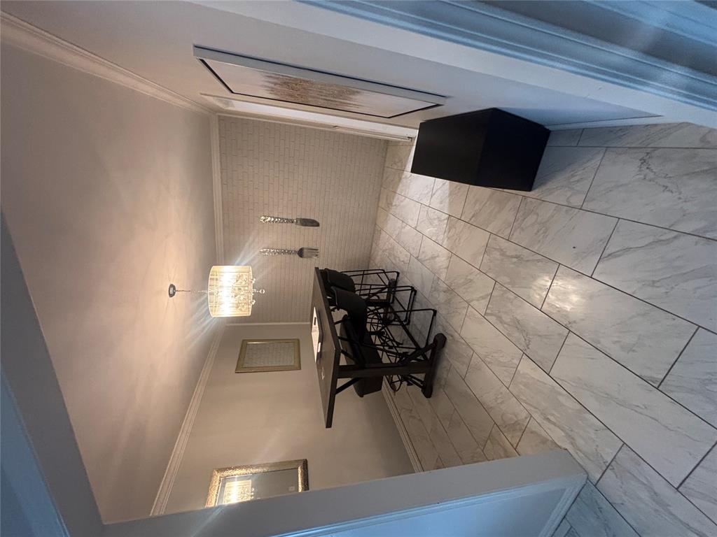 1242476 Property Photo 2