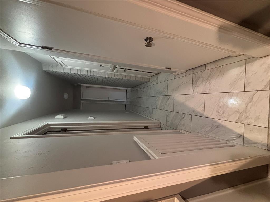 1242476 Property Photo 4
