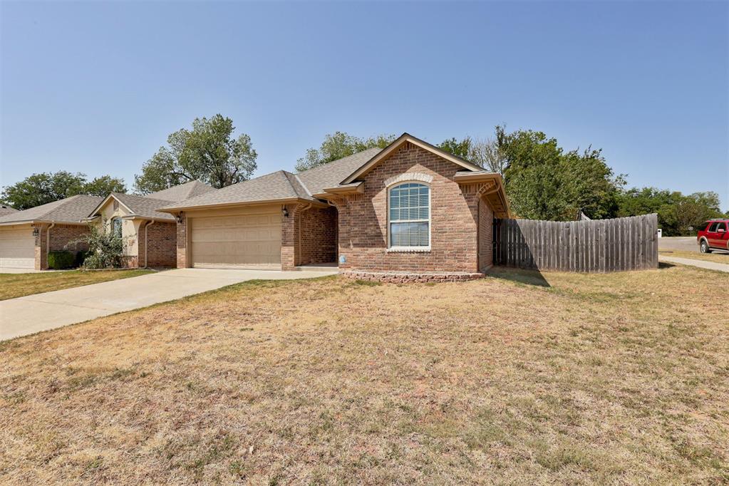 1633 Rangeline Road Property Photo 4