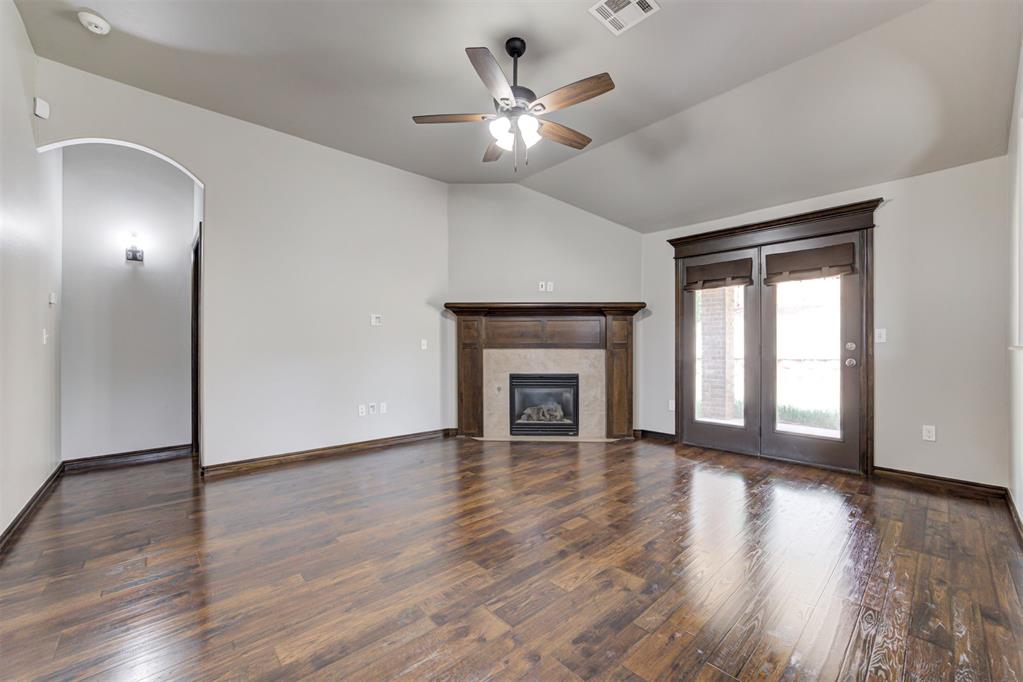 1633 Rangeline Road Property Photo 8