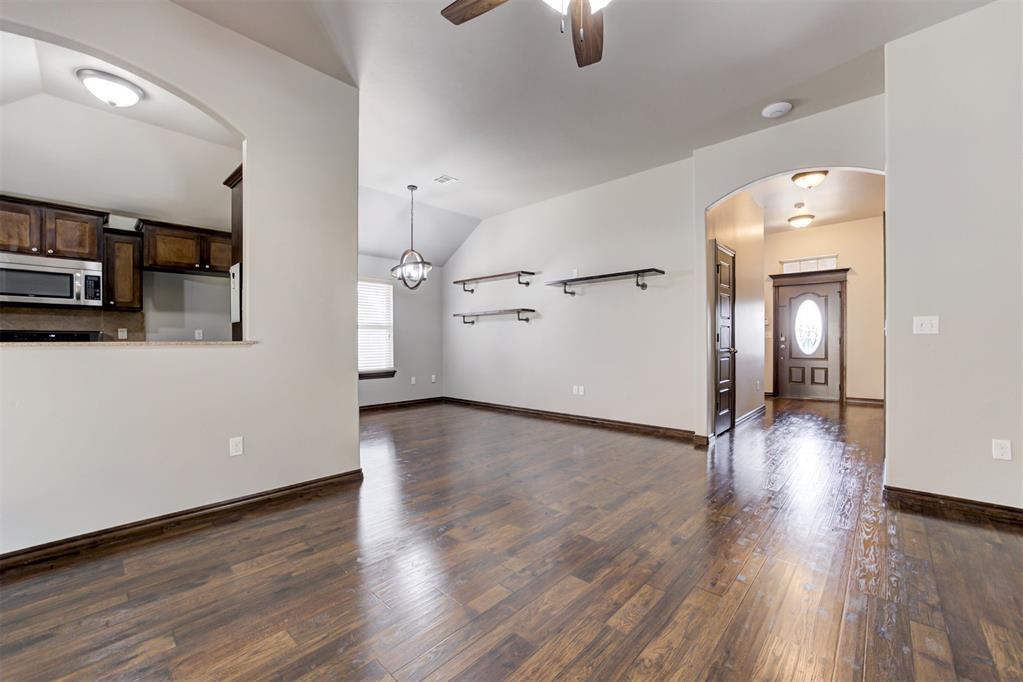 1633 Rangeline Road Property Photo 10