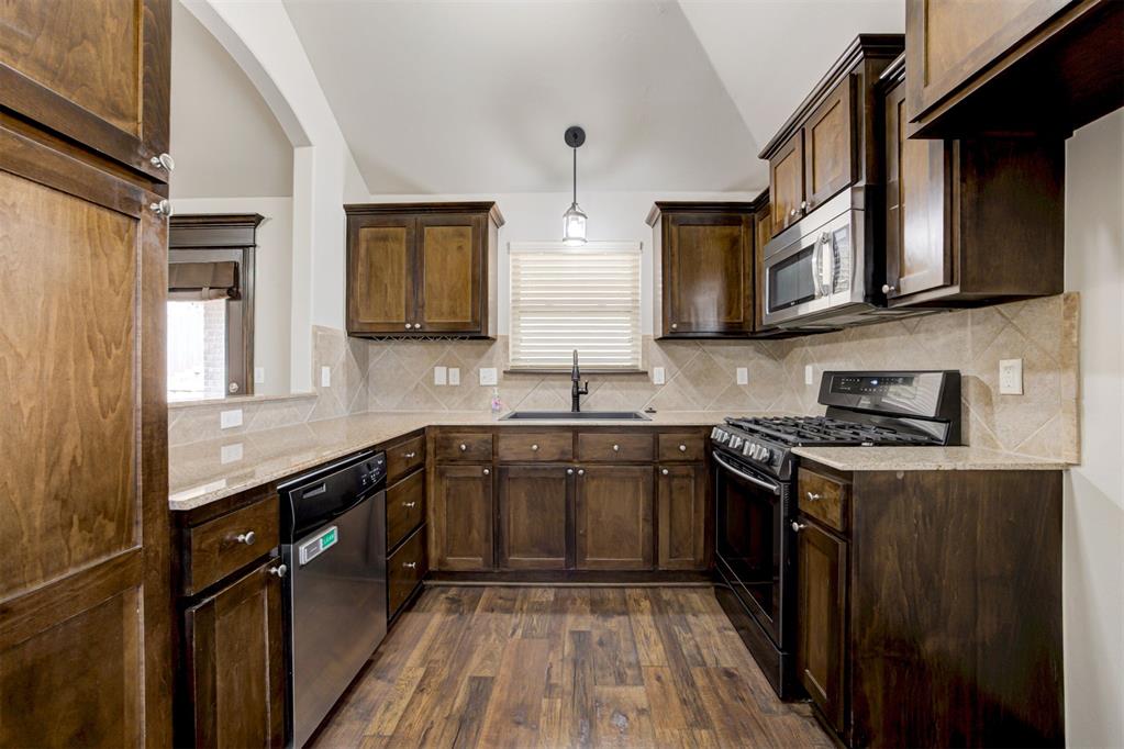 1633 Rangeline Road Property Photo 18