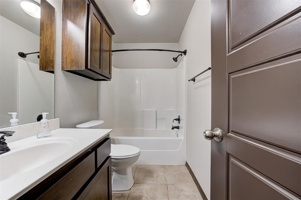 1633 Rangeline Road Property Photo 32