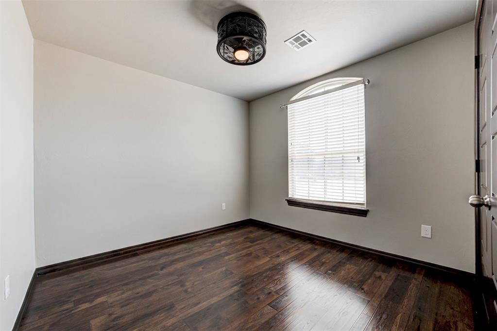 1633 Rangeline Road Property Photo 34