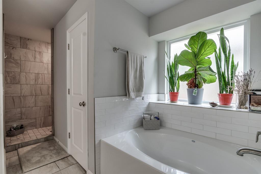 2135 Arcady Avenue Property Photo 20