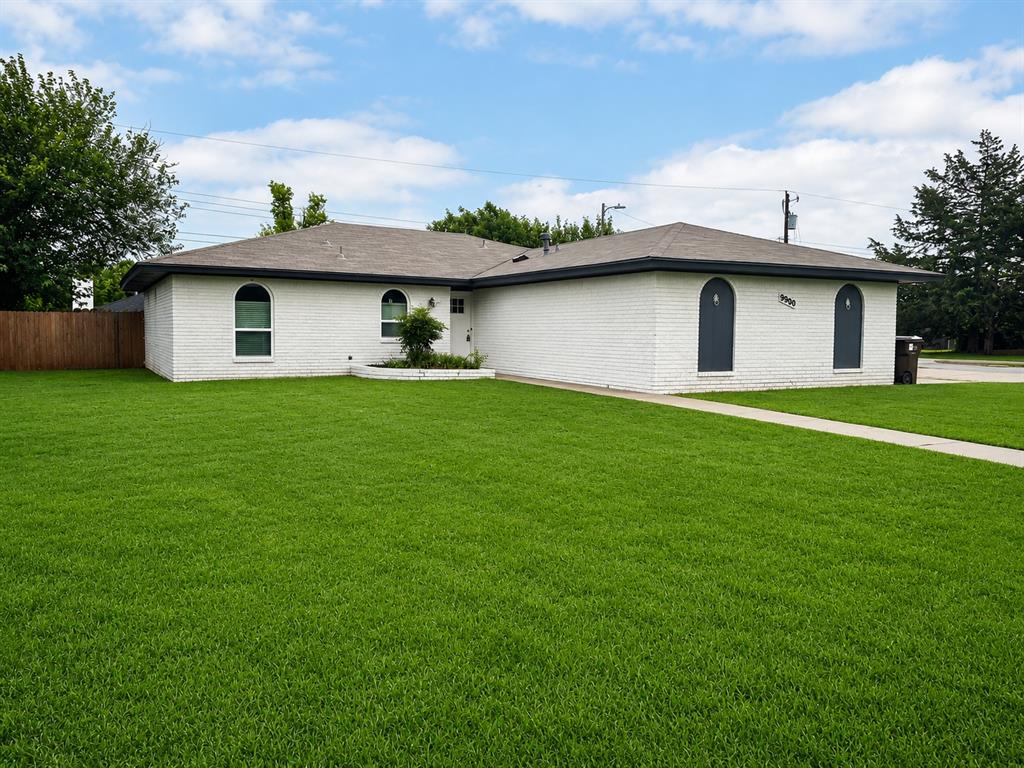 9900 N Georgia Avenue Property Photo 1