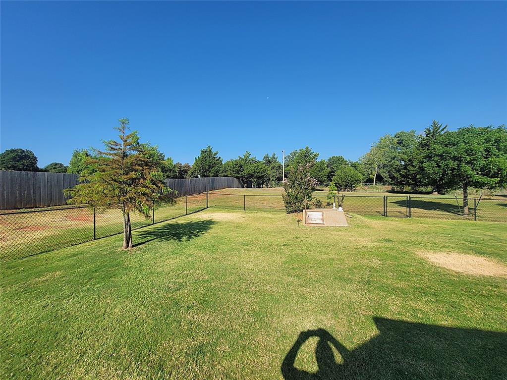 8319 Shadow Lake Drive Property Photo 11