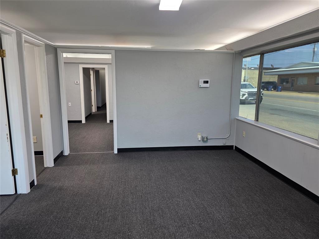 102 S Main Property Photo 4