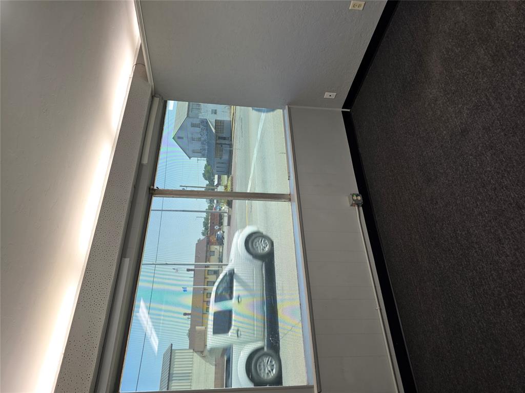 102 S Main Property Photo 8
